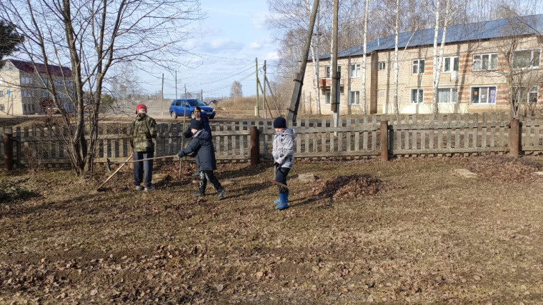 Участие в месячнике по благоустройству.